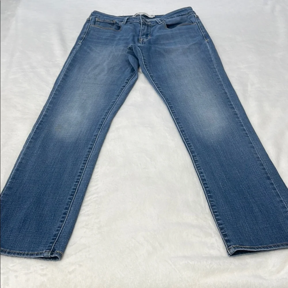 LEVIS WOMENS MID RISE SKINNY  SIZE 6M Classic Blue Jeans